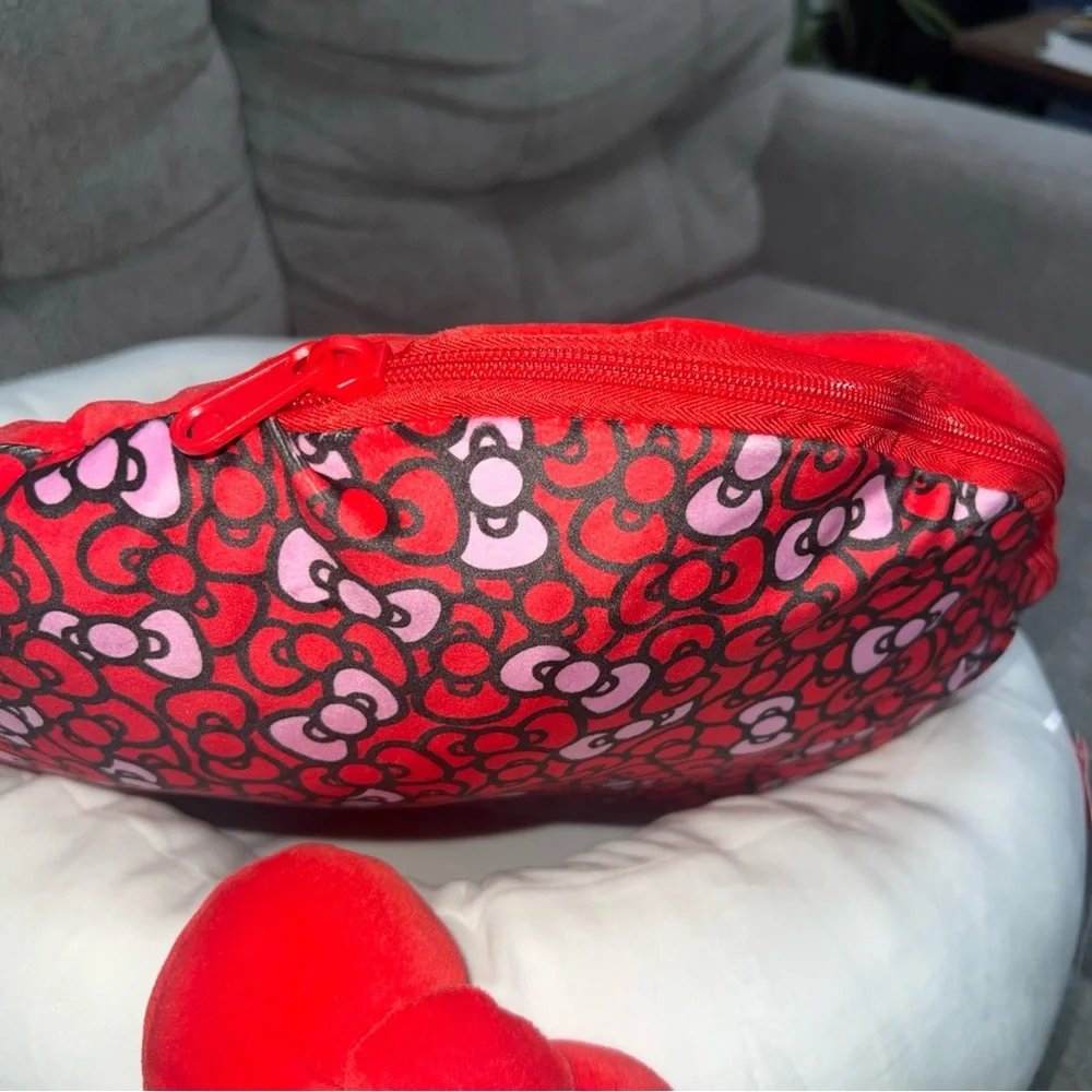 New Plush Hello Kitty Pet bed and Ceramic Pet Bowl Bundle